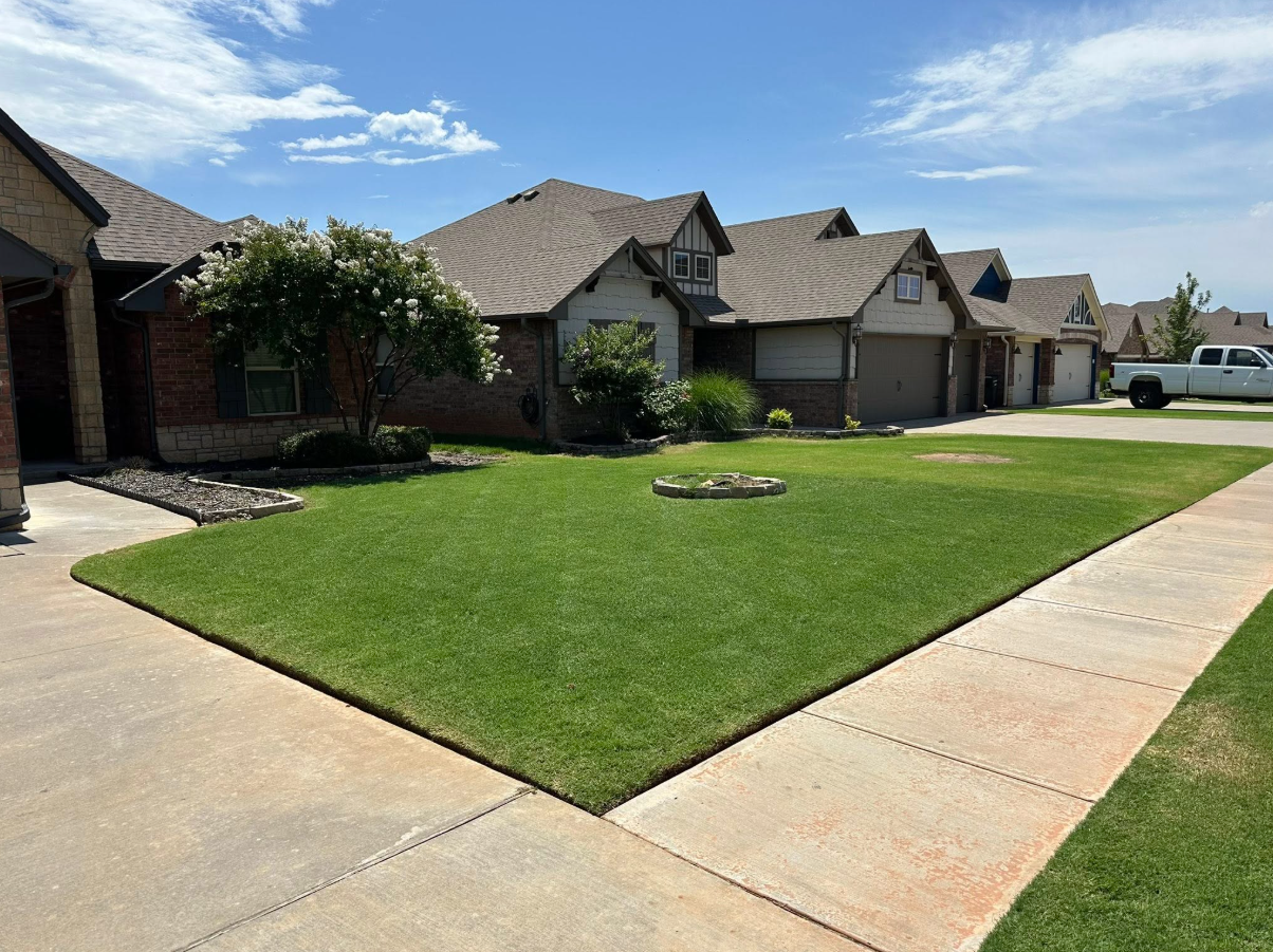 Perfectly maintained front yard